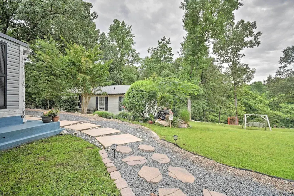 Rustic Chic Home: 1 Mi to Dtwn Hot Springs! — фото