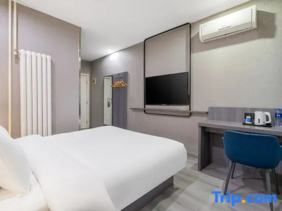 Superior Double room (full double bed)