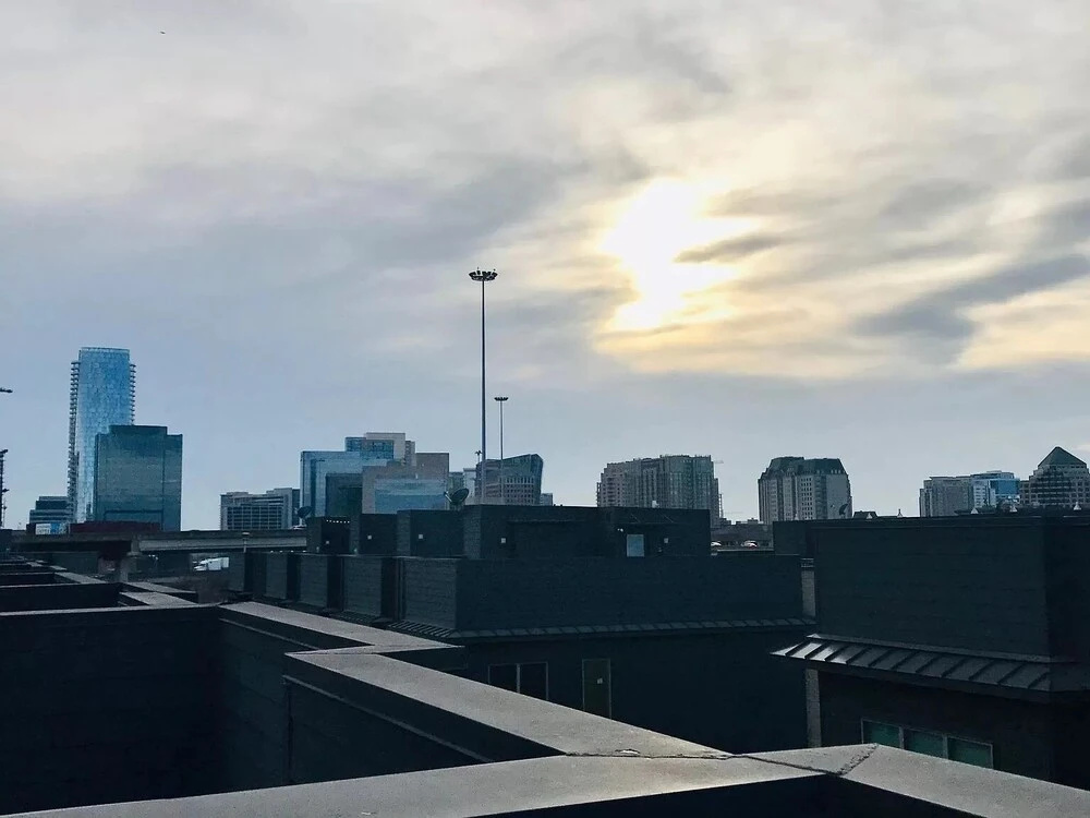 Cozysuites Luxe 3BR Uptown Home Great Rooftop