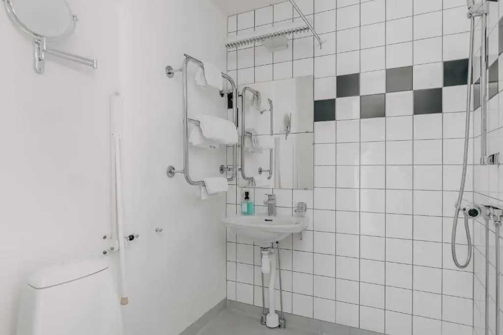 Skara Stadsl, Sure  Coll. by Best W. - Chambres