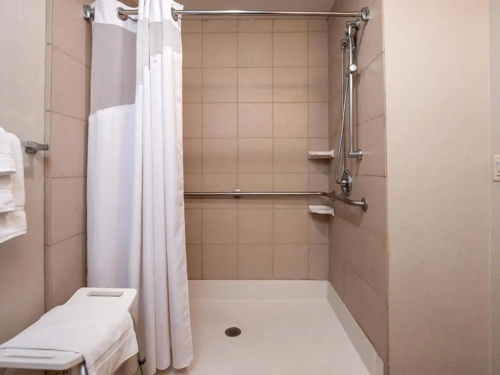 Holiday Inn & Conference Center Marshfield by IHG - Chambres