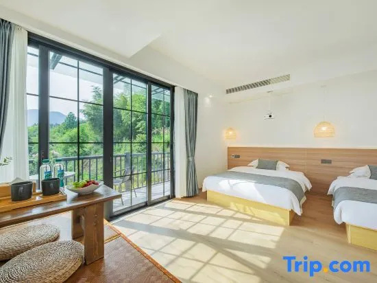Standard Double room with balcony (twin beds)