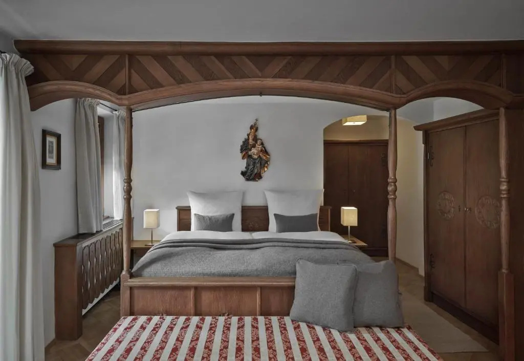 Superior Double room (full double bed)