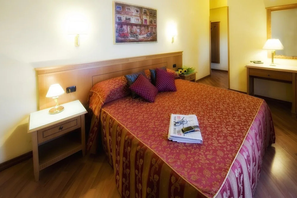 Classic Double room (full double bed)