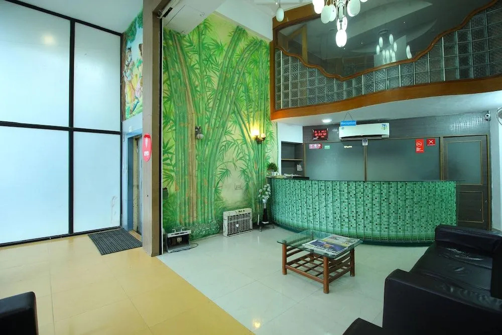 Lobby & Reception