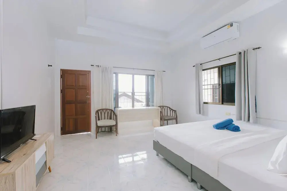 Бунгало с балконом в Kataonsea Bungalows