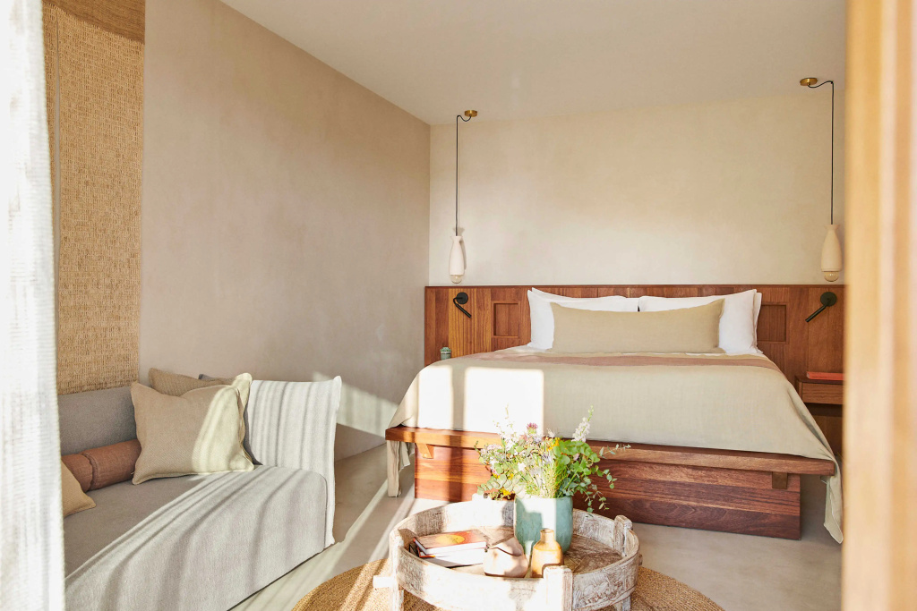 Deluxe room with partial sea view