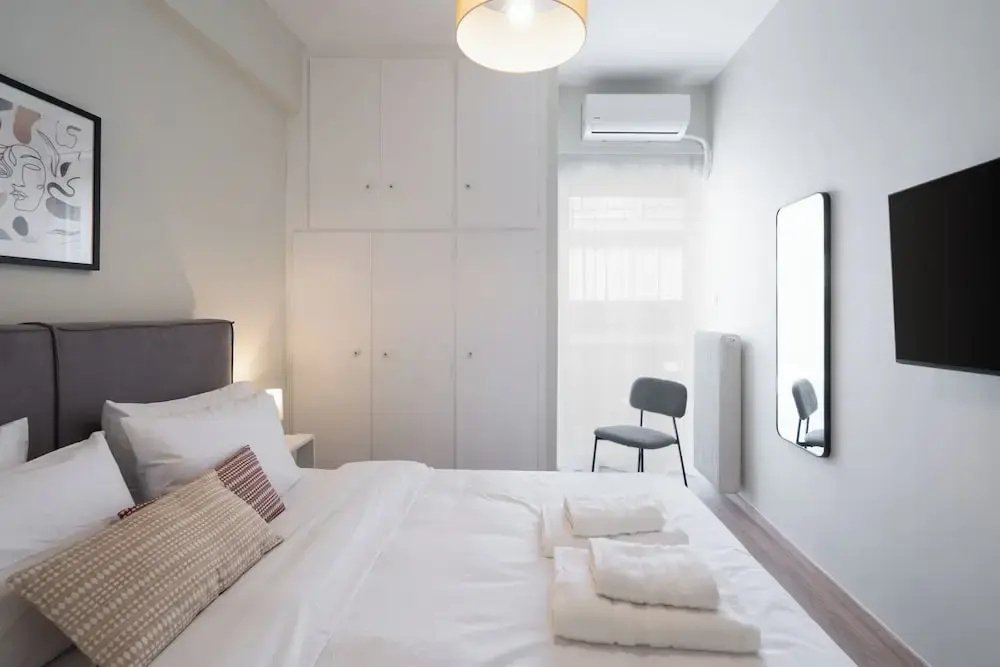 Classic Apartment in Piraeus, walk to Zeas Marina - фото 5