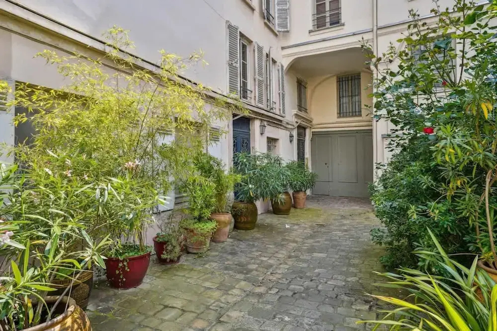 Luxury Studio in Paris - S Vres - Mobility Lease