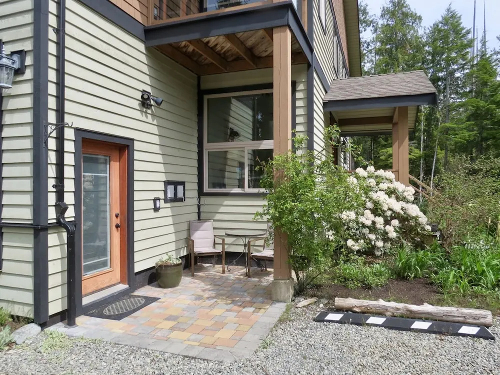 Cobble Wood & Bird Sanctuary Guest Houses