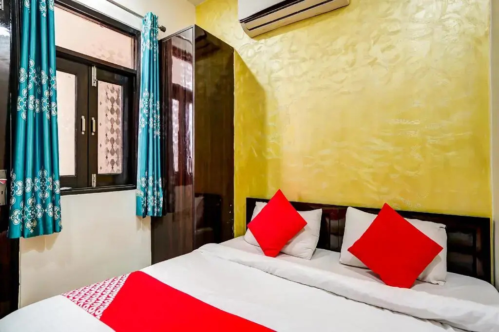 Bhogal Inn by OYO Rooms