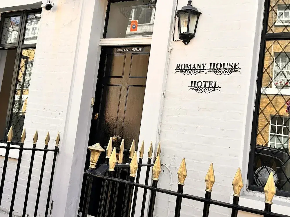 Romany House Hotel — фото