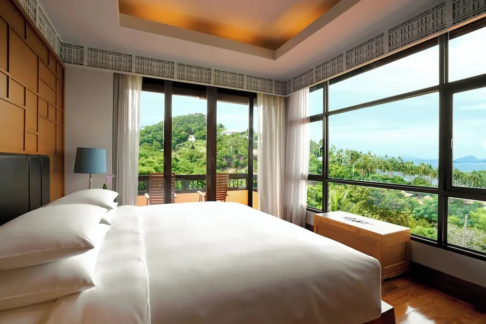 Семейный люкс с 2 комнатами seafront двуспальная кровать в Renaissance Koh Samui Resort & Spa