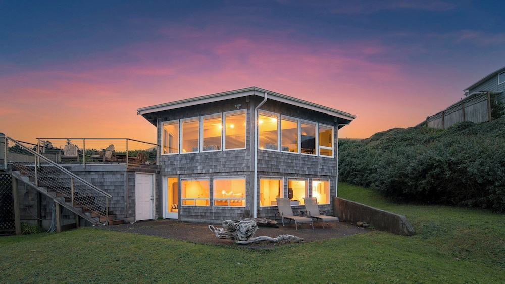 Sanctuary by the Sea by Avantstay Waterfront + Views