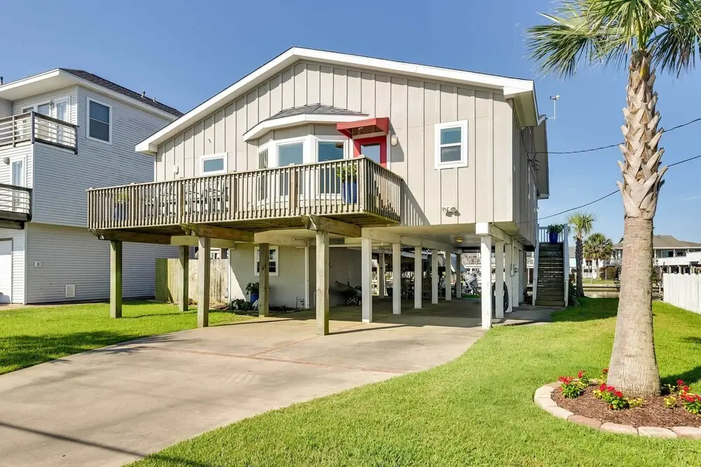 < 1 Mi to Ocean: Water-view Home in Jamaica Beach