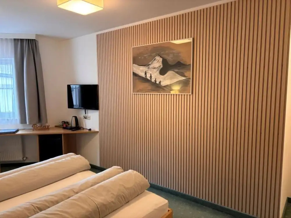 Economy Double Basement room (full double bed)