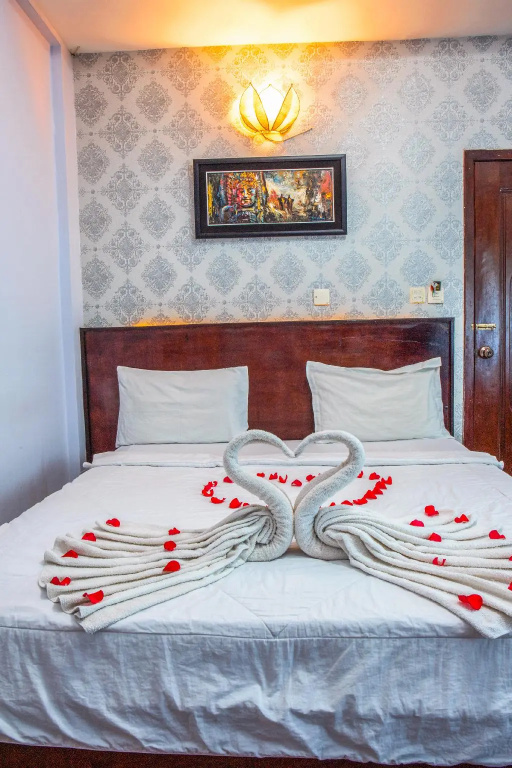 Deluxe Double room (full double bed)