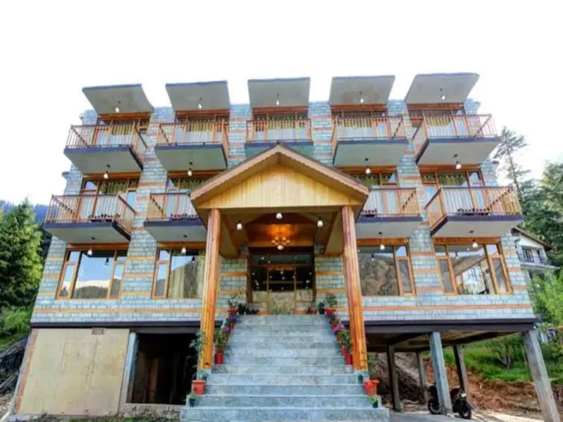 Hotel Manu Palace