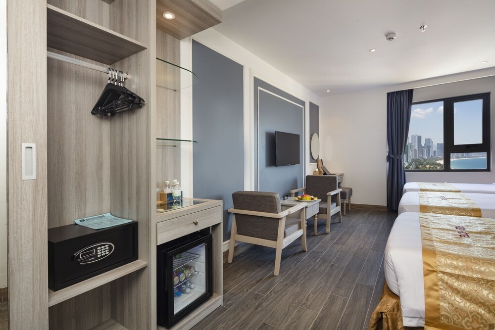 Отель Ruby Luxury Hotel в Нячанге