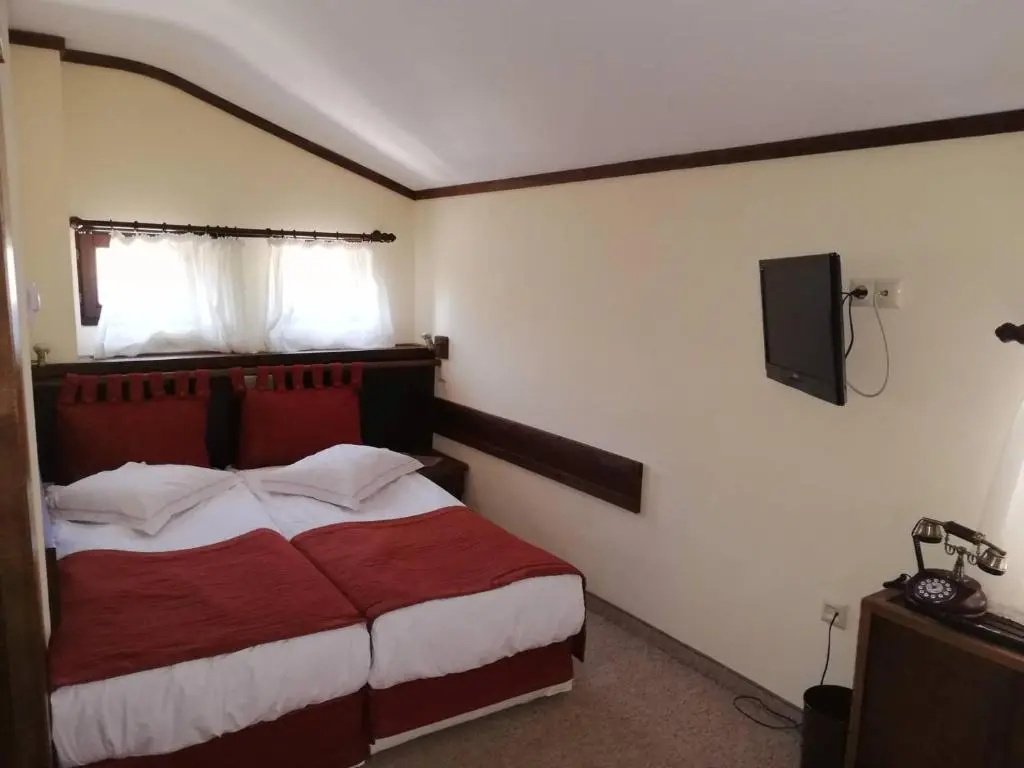 Economy room