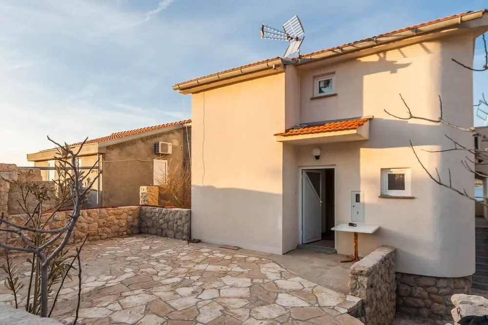 Cozy Apartments in Zadar With Sea and Mountain Views