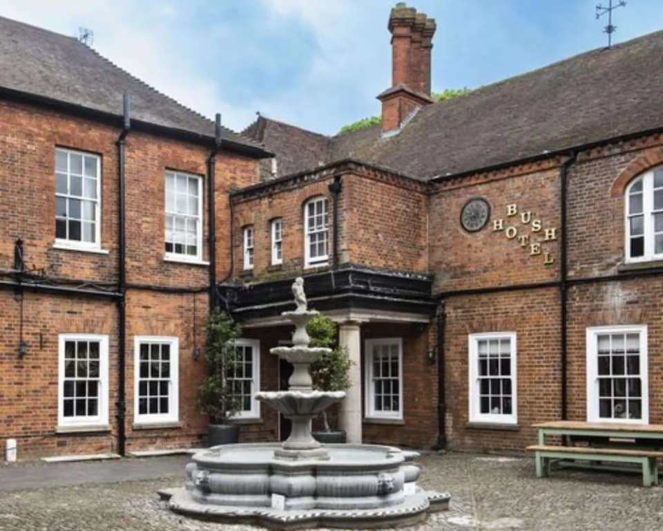Mercure Farnham Bush Hotel