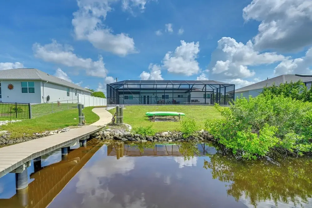 Canalfront Port Charlotte Getaway w/ Boat Dock!