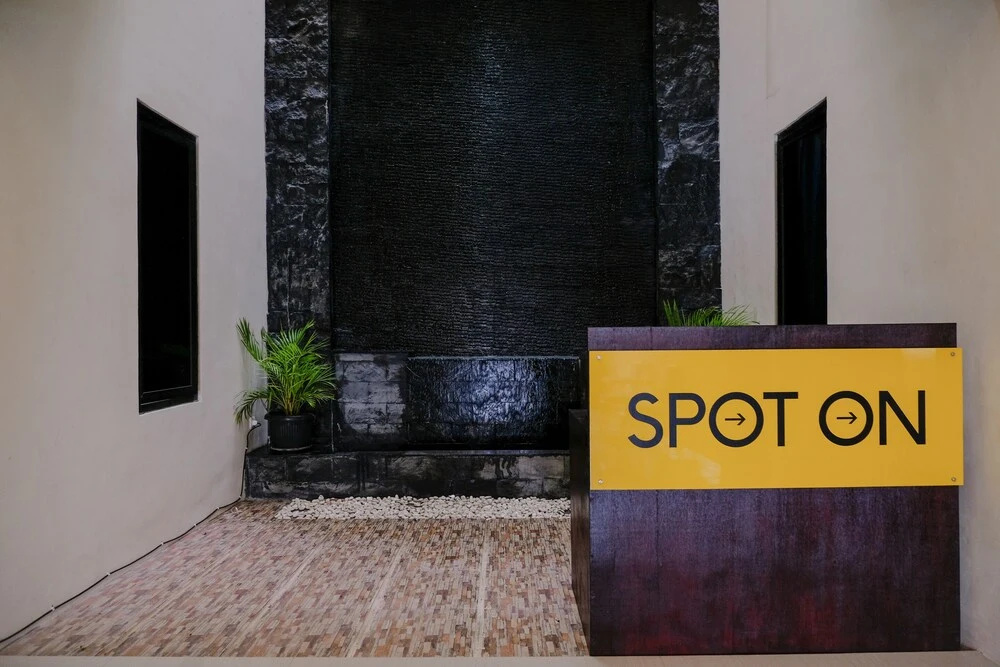 TF Homestay near Alun Alun Caruban
