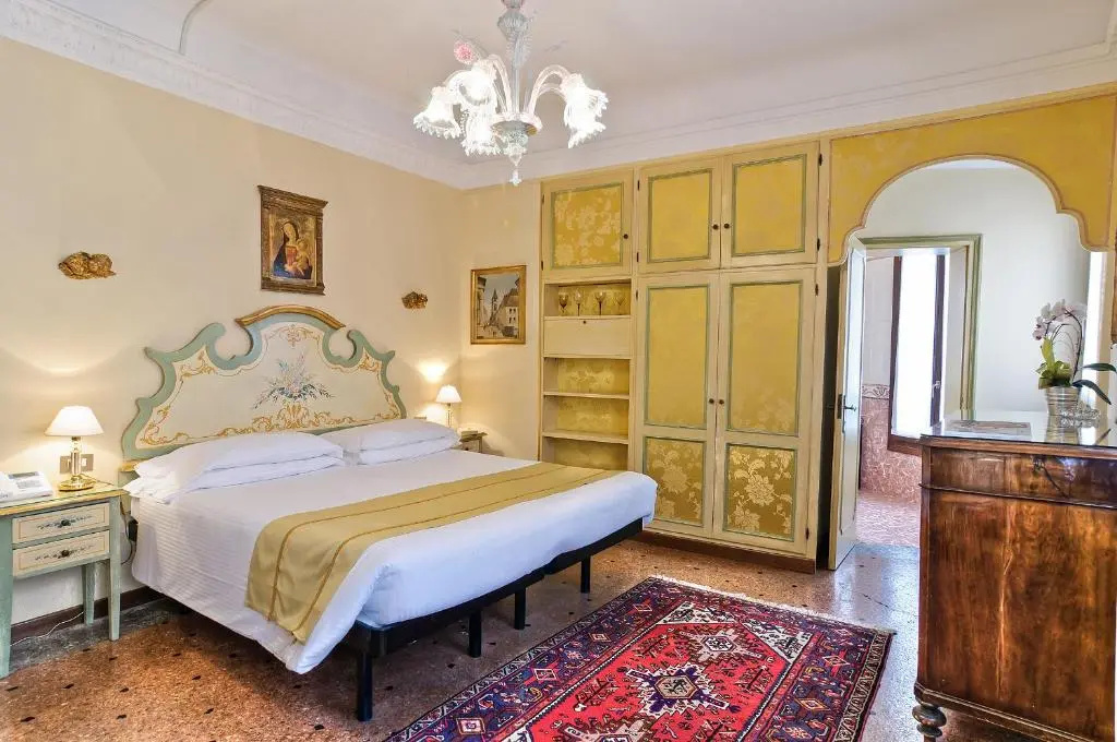 Hotel La Fenice Et Des Artistes - Chambres