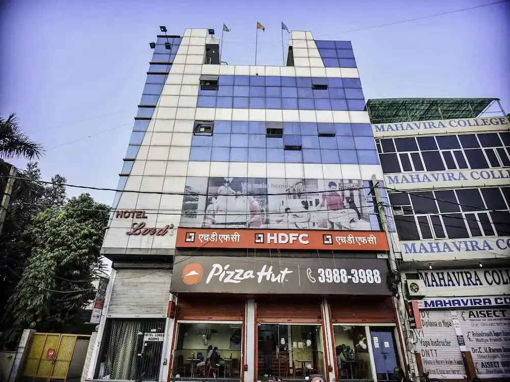 Hotel Lords By OYO Rooms