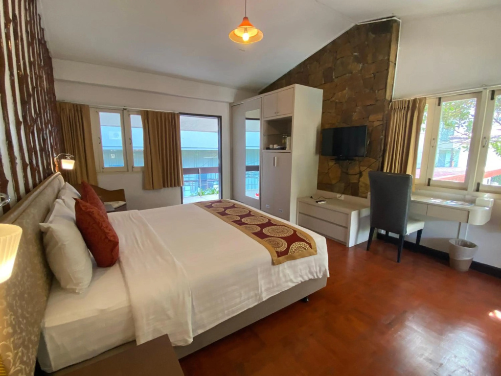 Nautical Inn — 4
