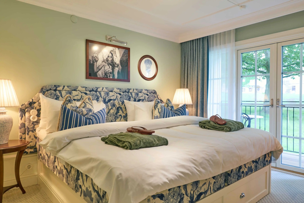 Standard Club room with balcony