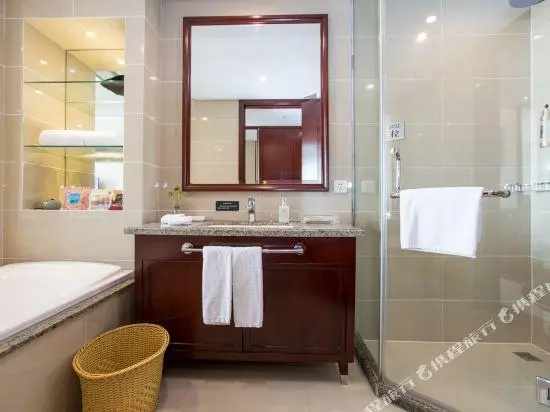 Deluxe Double room (full double bed)