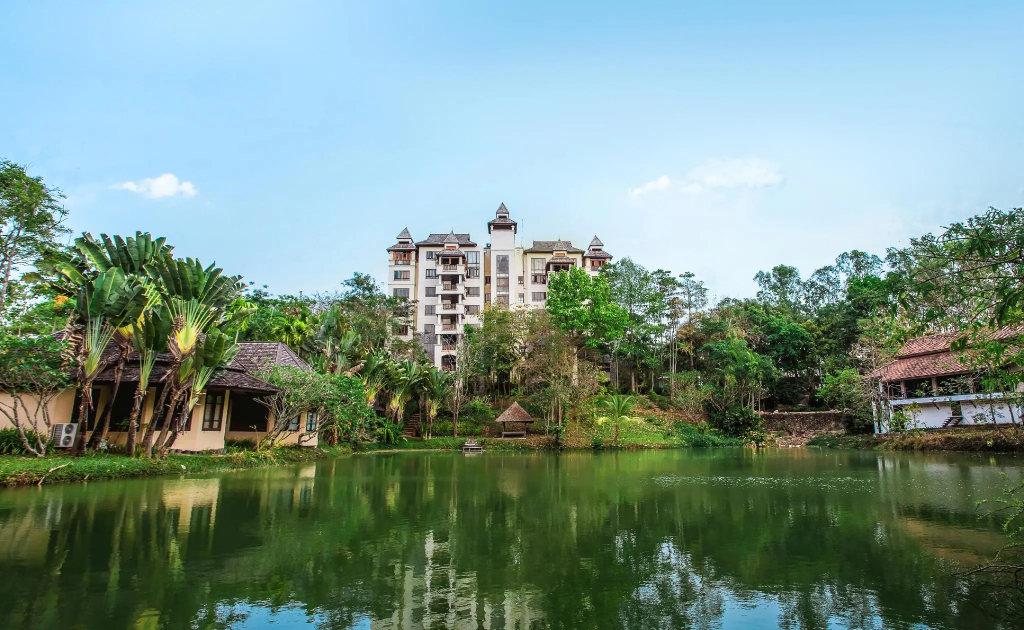 雙人床的兩臥標準四人房