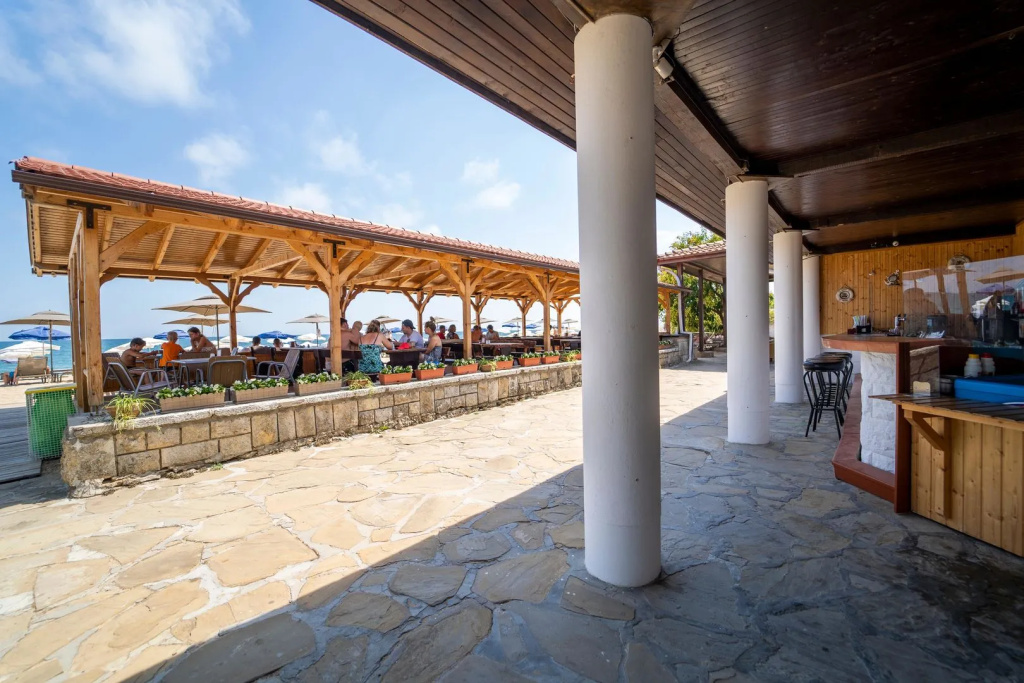 Beach & Waterfront