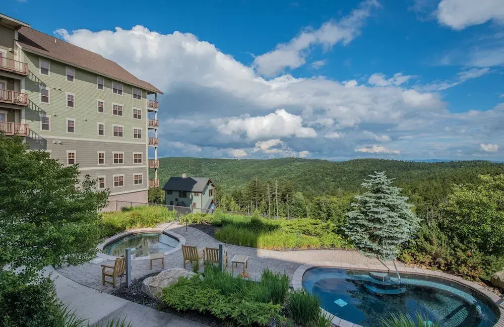 2 Br: Soaring Eagle Lodge 317: Luxury Bell Tower Condo - Great Amenities -slope Side