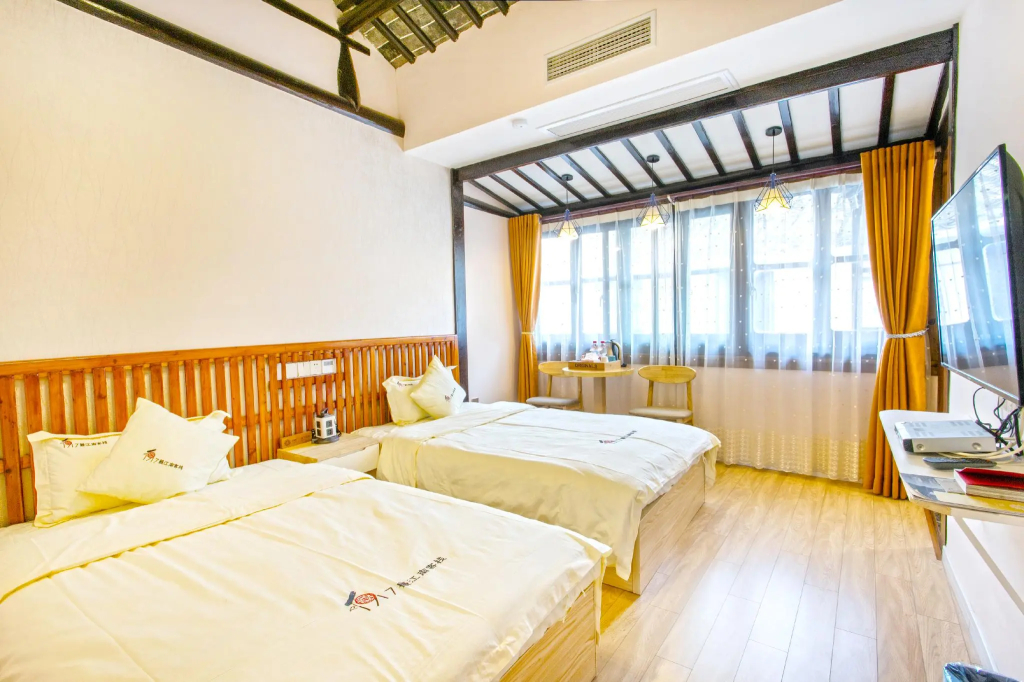標準雙人房，庭院景觀，雙人床