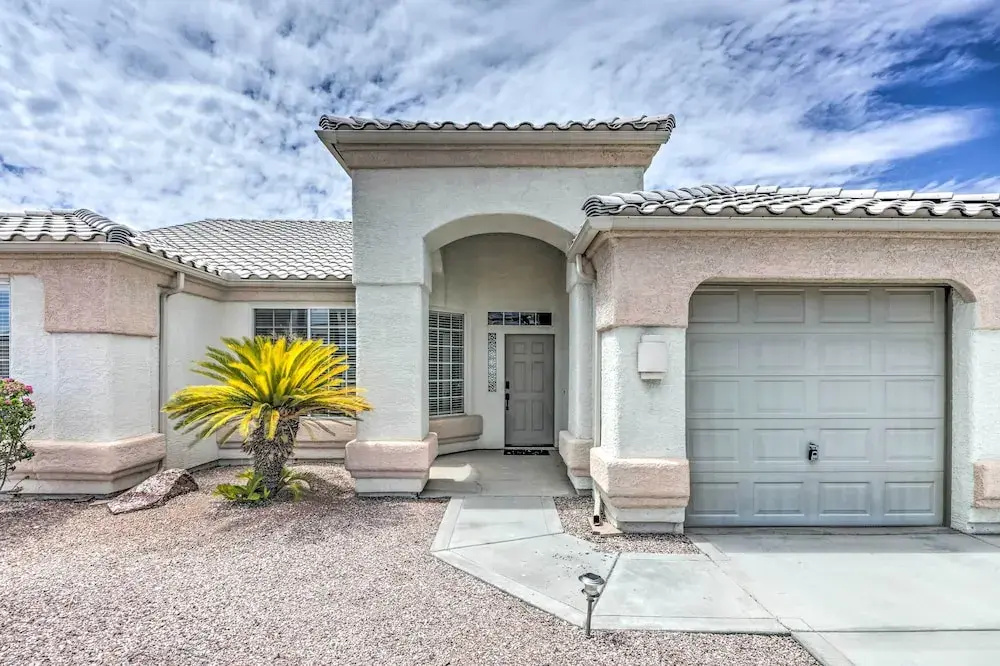 Sunny Snowbird's Retreat w/ Lake Havasu Views!