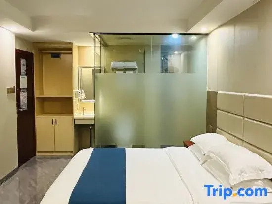 Двухместный номер Standard с видом на город двуспальная кровать в Ai Qin Hai Hotel Chain