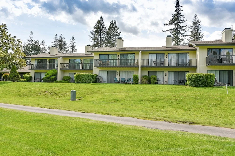 760 S At Silverado 1 Bedroom Condo by RedAwning