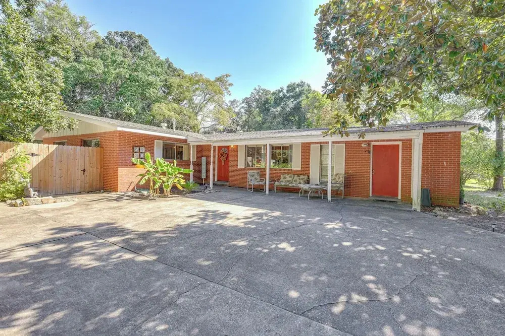 4 Mi to Okaloosa Fun: Peaceful Holiday Retreat!