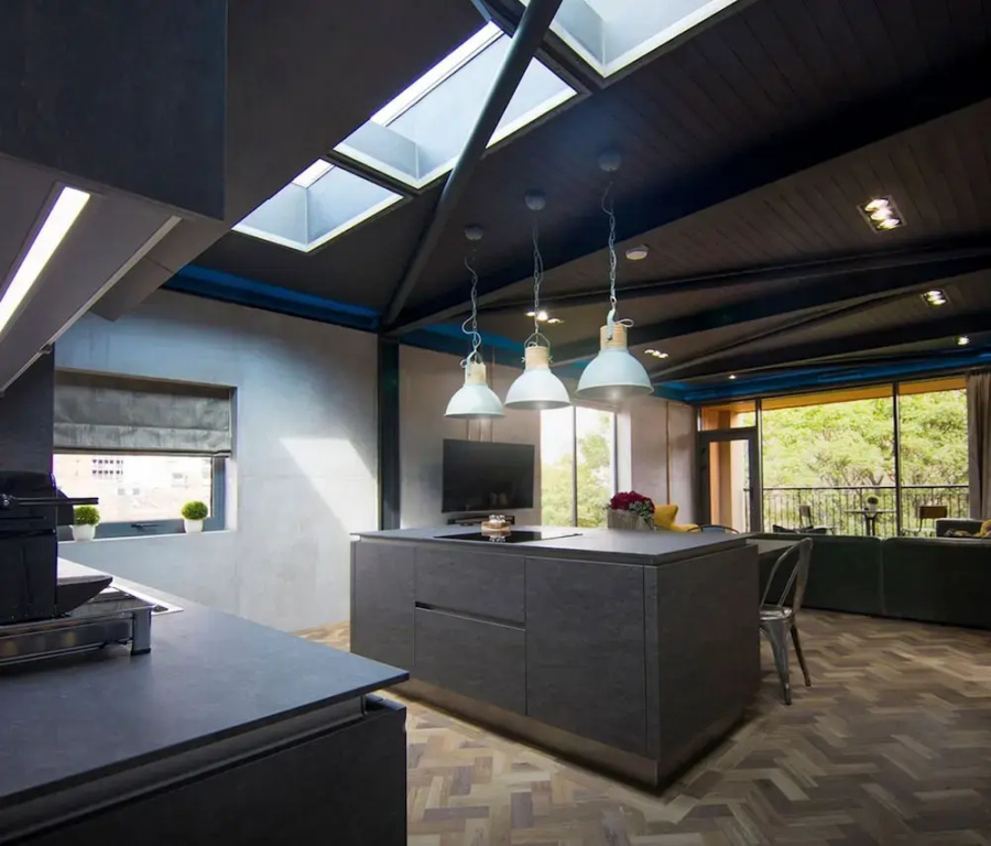 Lobby & Reception