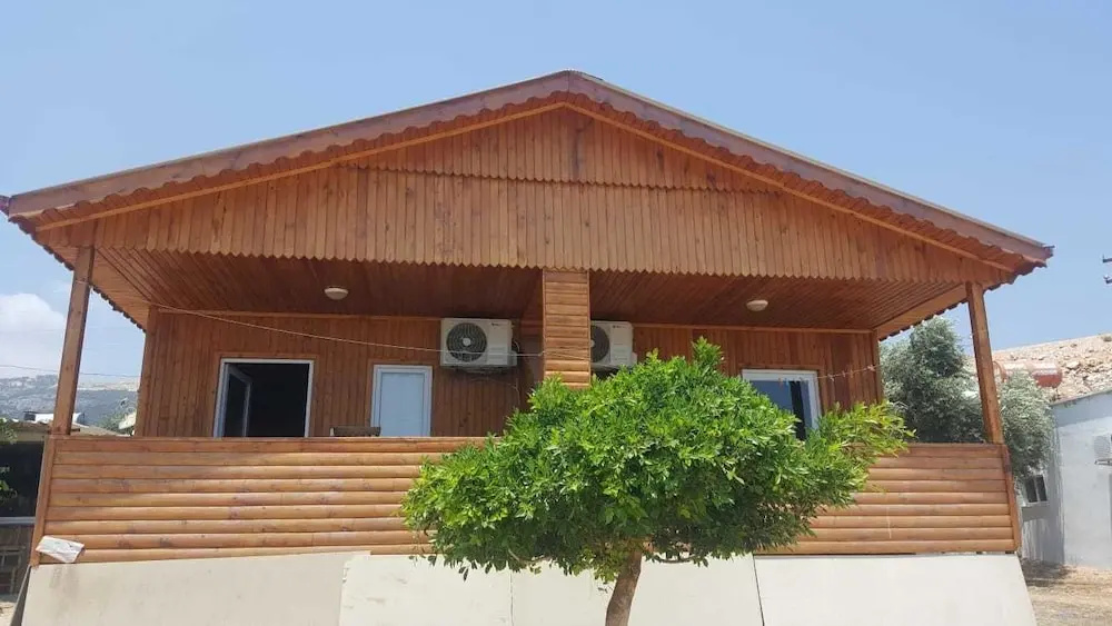 Bobus Restaurant & Bungalow