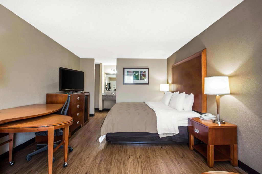 Quality Inn & Suites University Area — 3