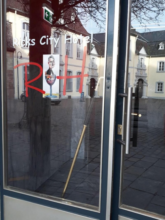 Ricks City Hotel 2