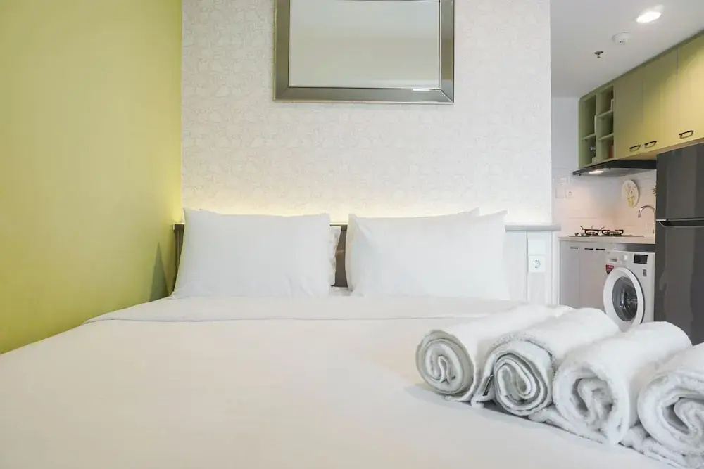 Comfortable Studio at West Vista Apartment