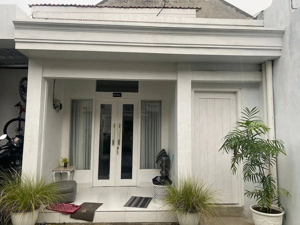 OYO 95132 Kara Homestay Syariah in Yogyakarta