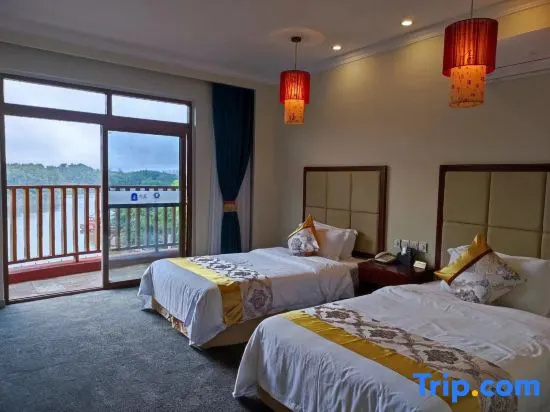 Standard room with lake view