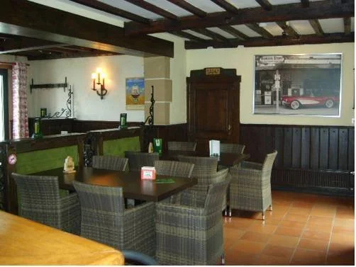 Pitlane Lodge - фото 19