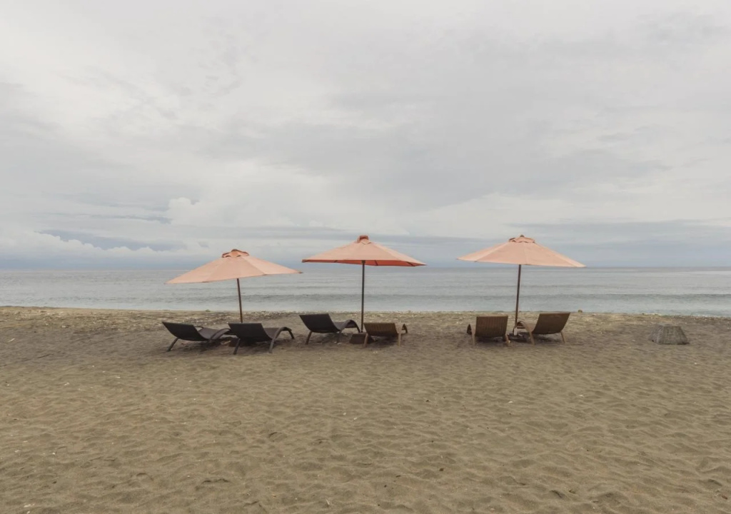 Beach & Waterfront